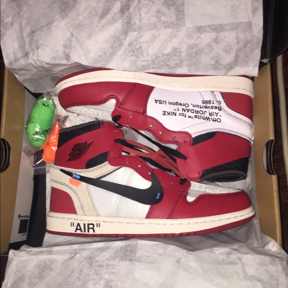 Never Worn off white Jordan 1s